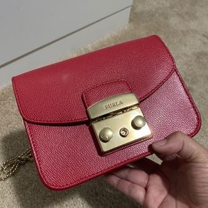 Furla mini metropolis in red